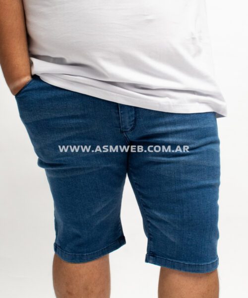 BERMUDA DE JEAN ELASTIZADA COSTURA AZUL
