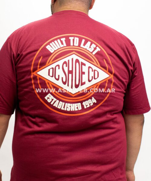 REMERA MC DOBLE ESTAMPA DC SHOE CO
